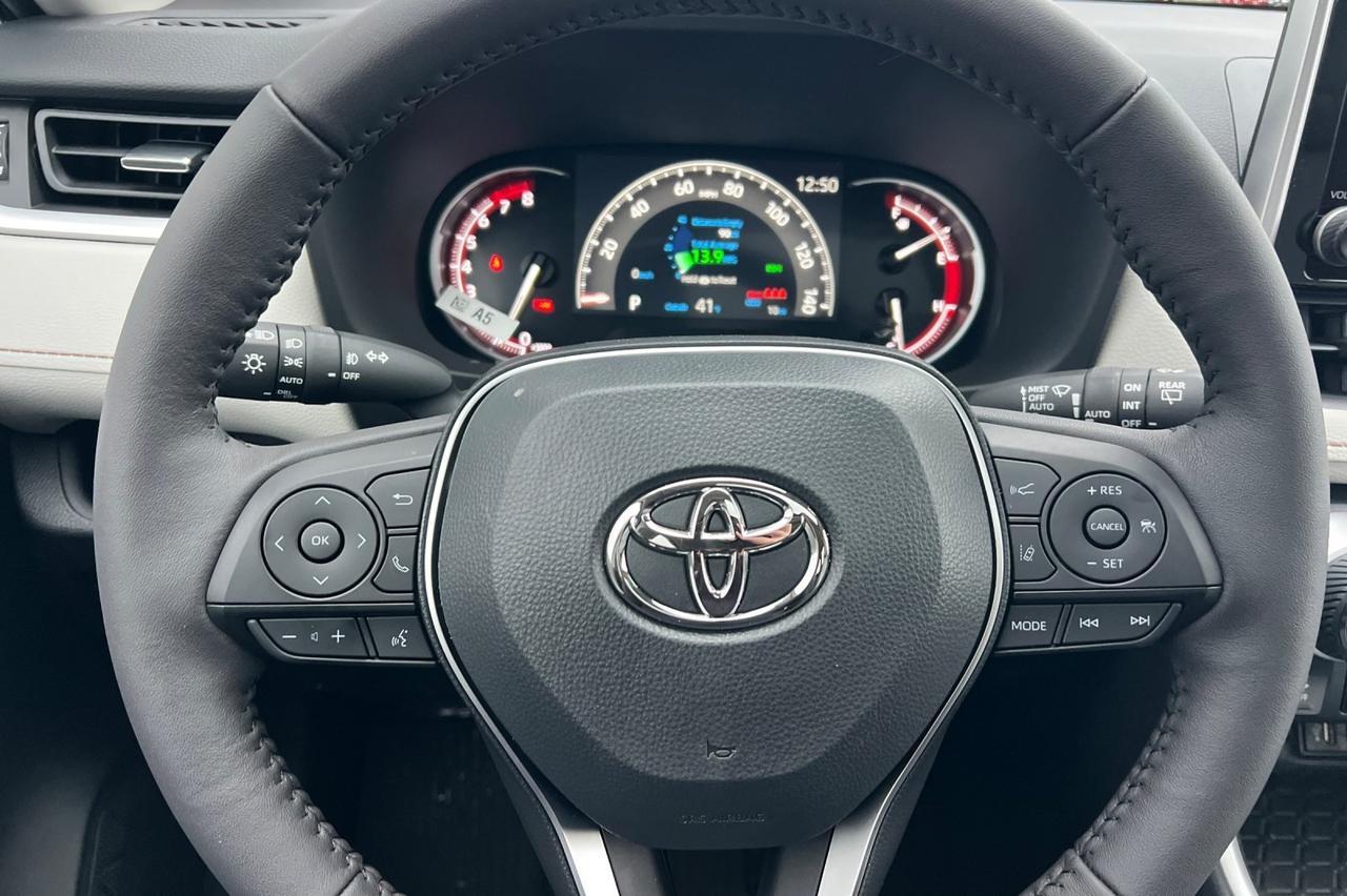 2025 Toyota RAV4 XLE Premium Ontario OR