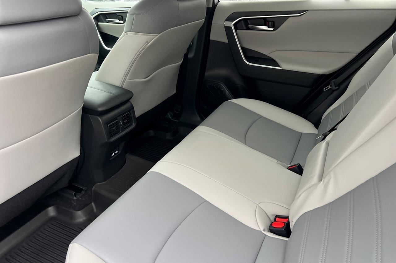 2025 Toyota RAV4 XLE Premium Ontario OR