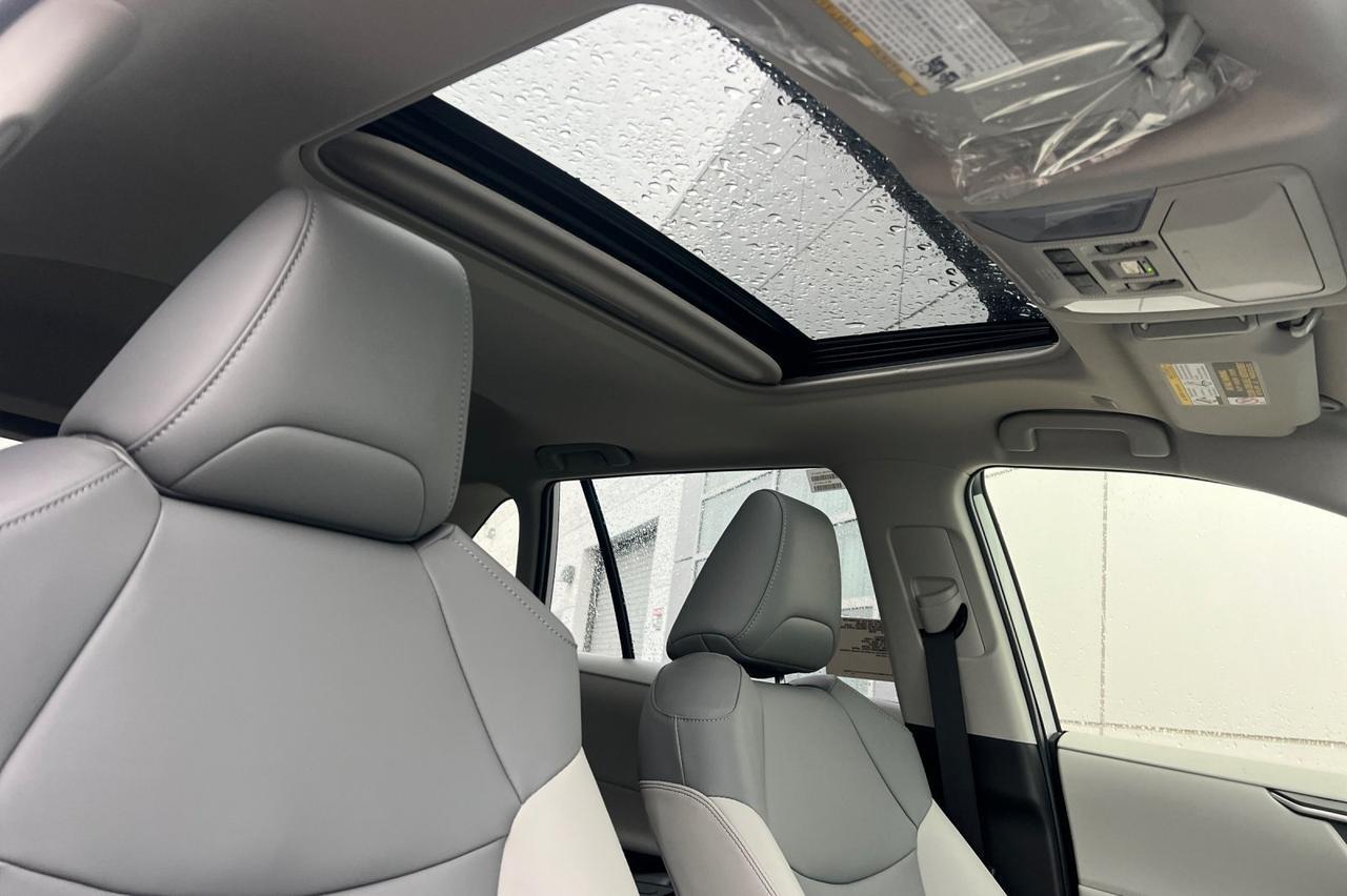 2025 Toyota RAV4 XLE Premium Ontario OR