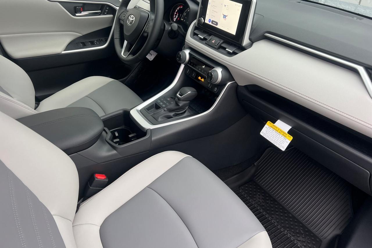 2025 Toyota RAV4 XLE Premium Ontario OR