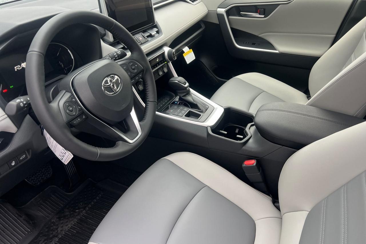 2025 Toyota RAV4 XLE Premium Ontario OR