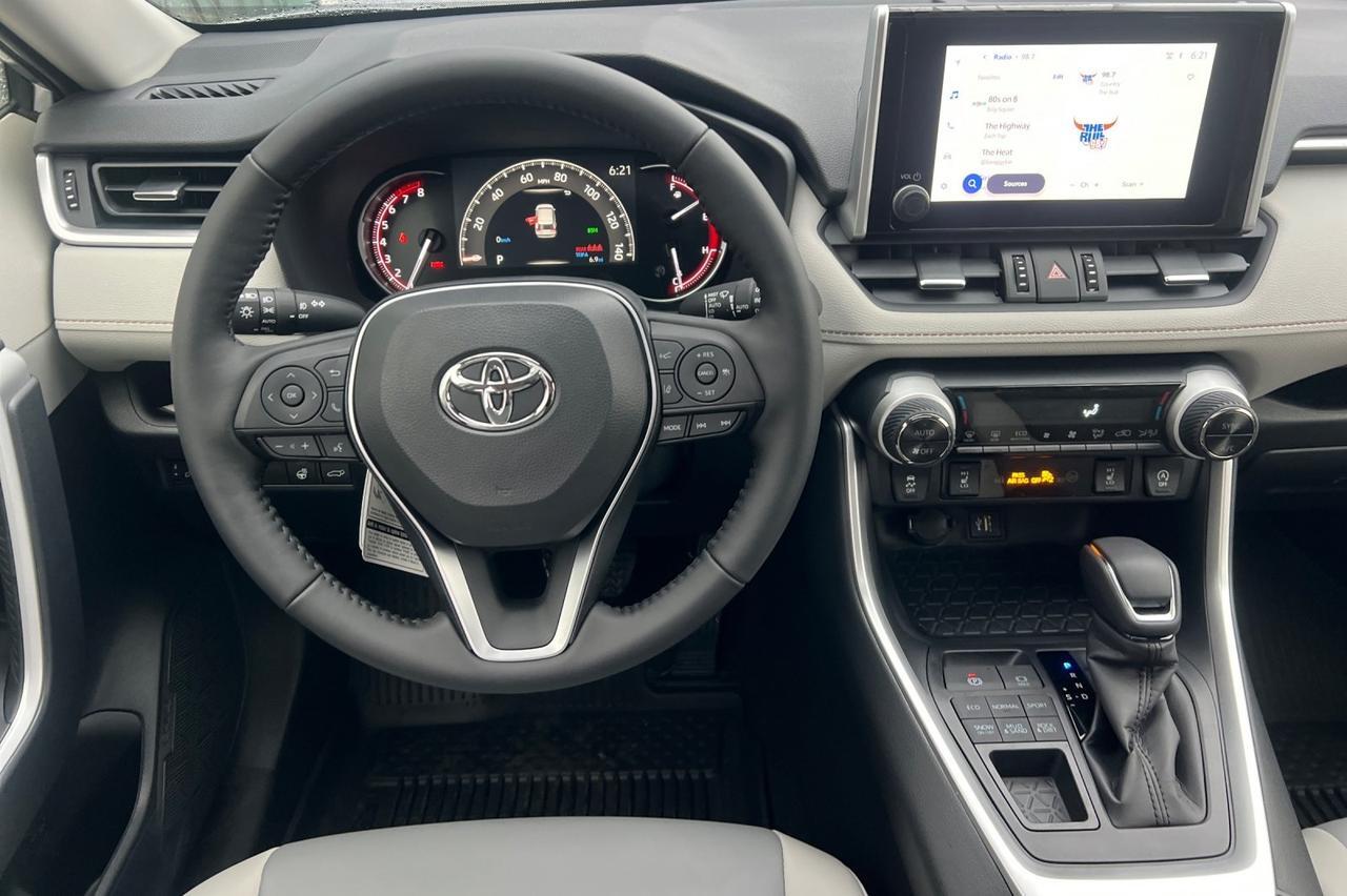 2025 Toyota RAV4 XLE Premium Ontario OR