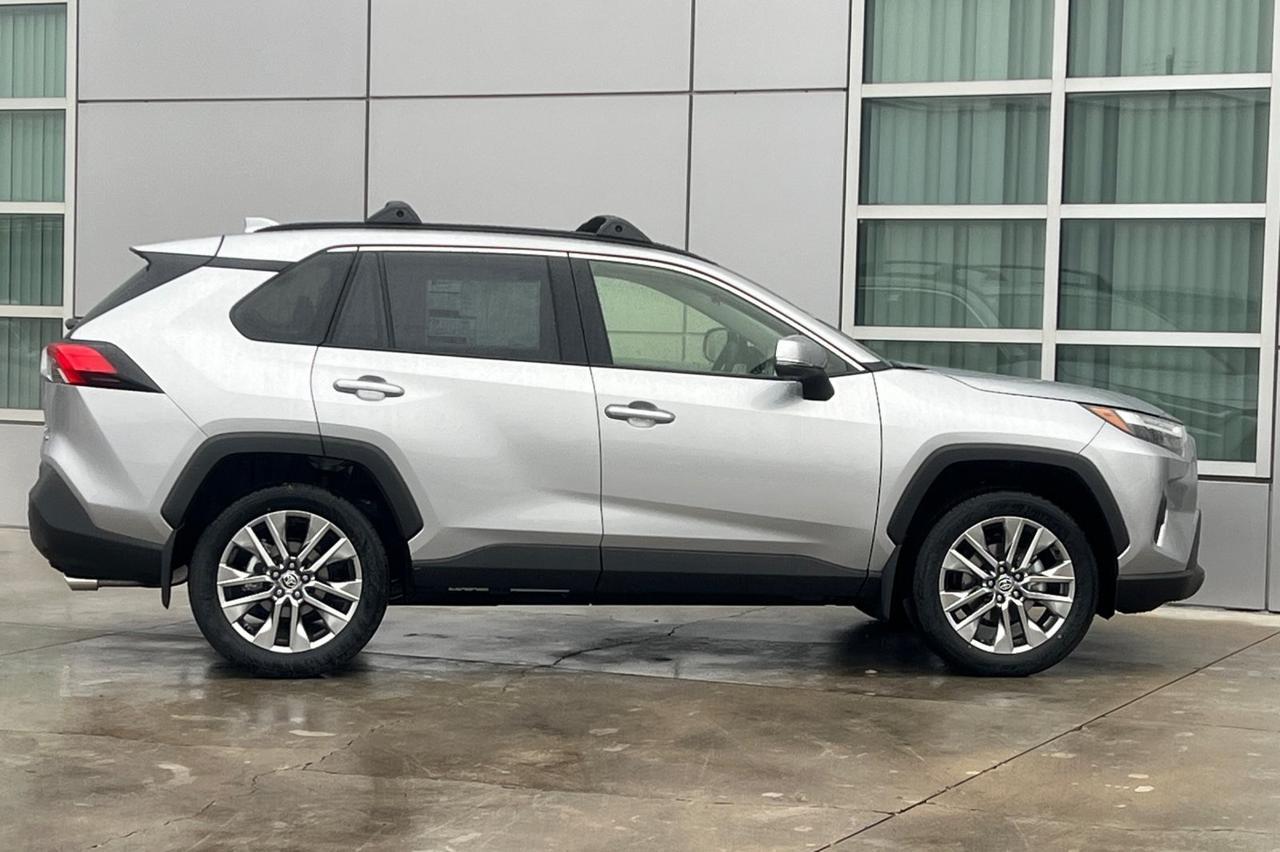 2025 Toyota RAV4 XLE Premium Ontario OR