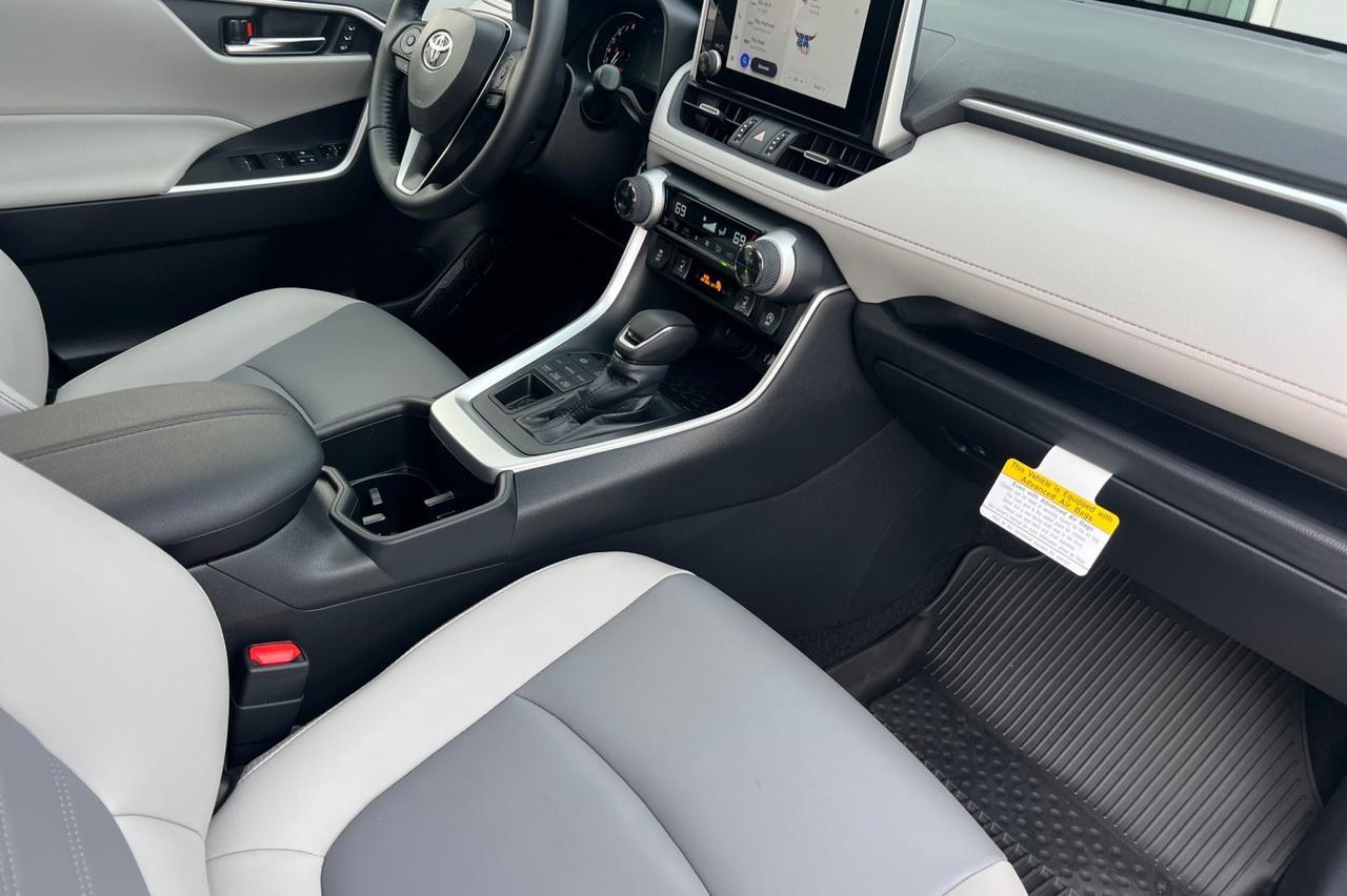 2025 Toyota RAV4 XLE Premium Ontario OR