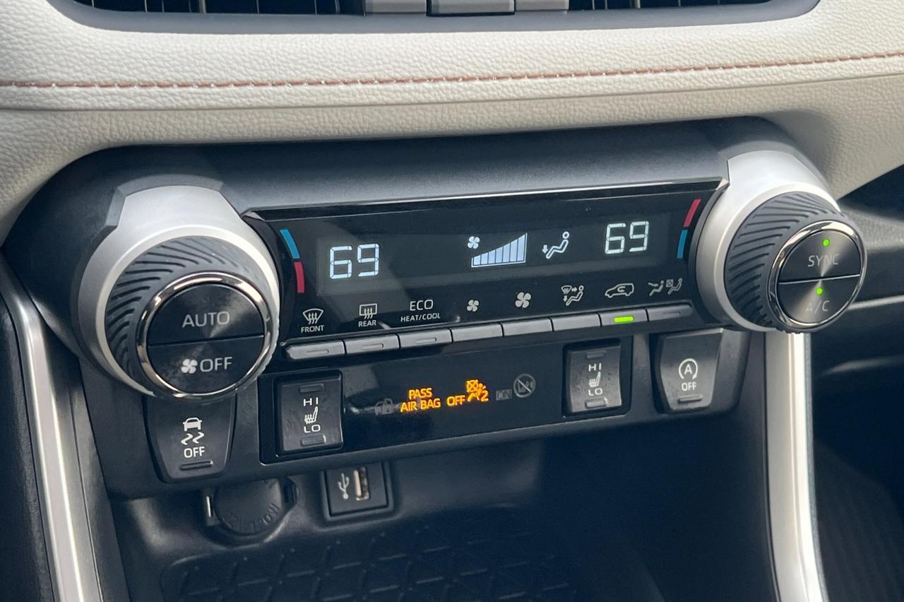 2025 Toyota RAV4 XLE Premium Ontario OR