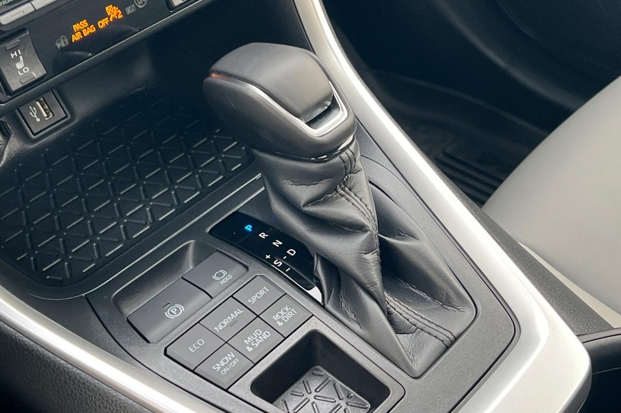 2025 Toyota RAV4 XLE Premium Ontario OR