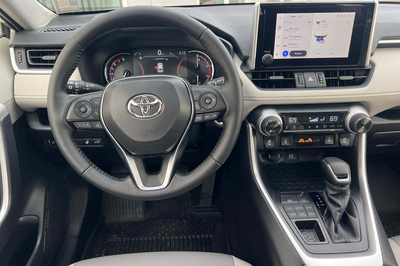 2025 Toyota RAV4 XLE Premium Ontario OR
