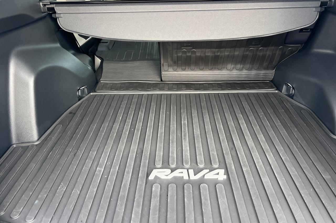 2025 Toyota RAV4 XLE Premium Ontario OR