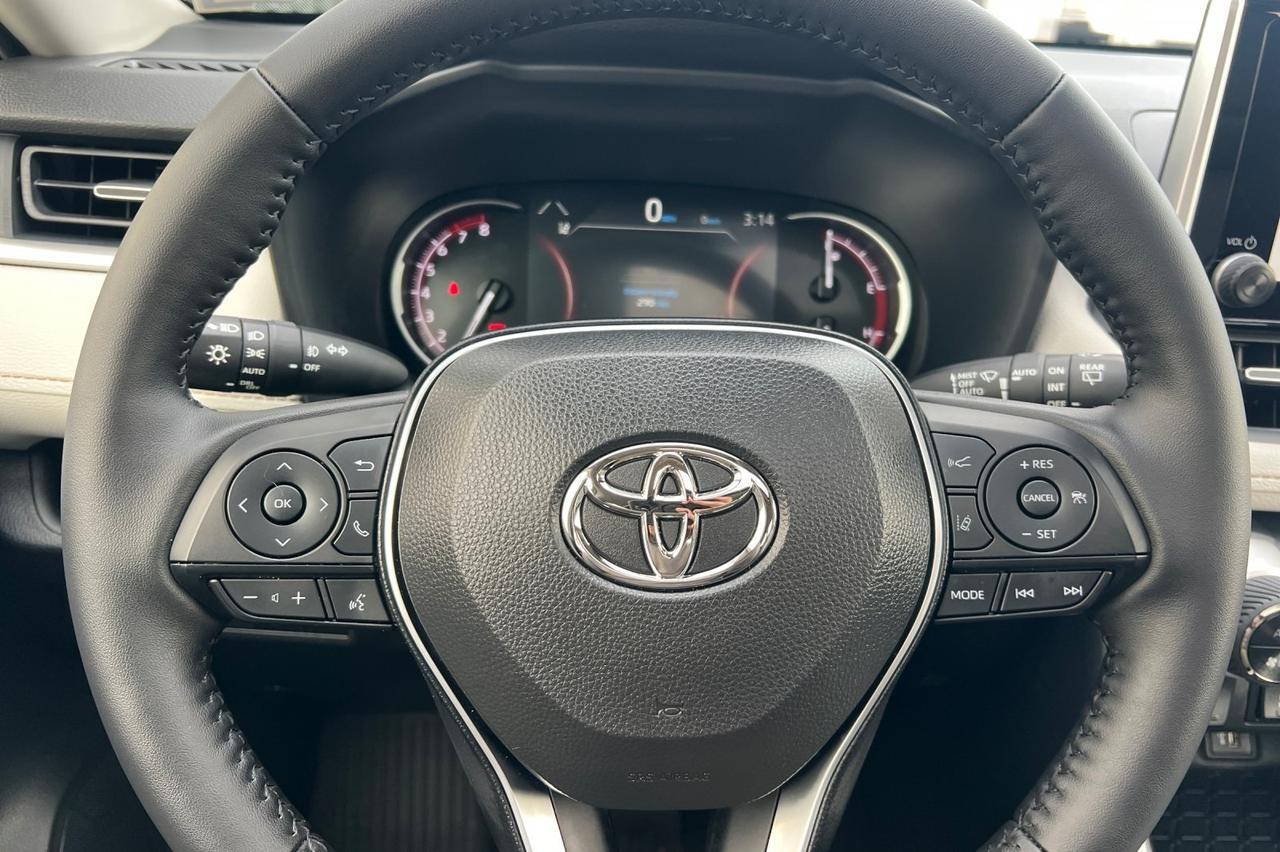 2025 Toyota RAV4 XLE Premium Ontario OR