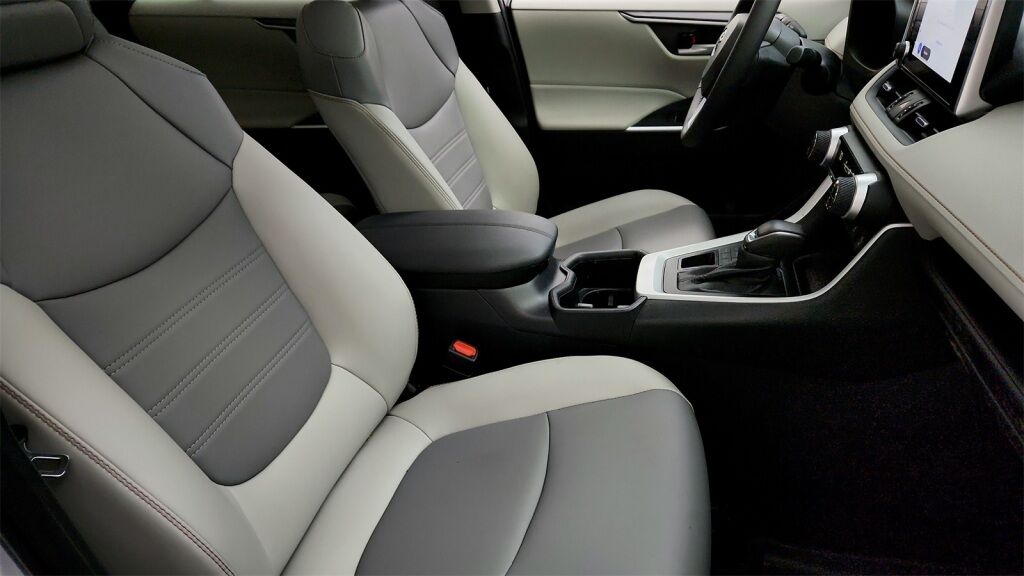 2025 Toyota RAV4 XLE Premium Laurel MD