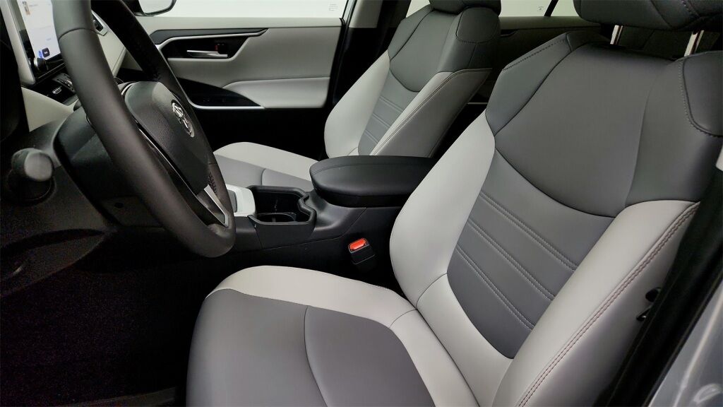 2025 Toyota RAV4 XLE Premium Laurel MD