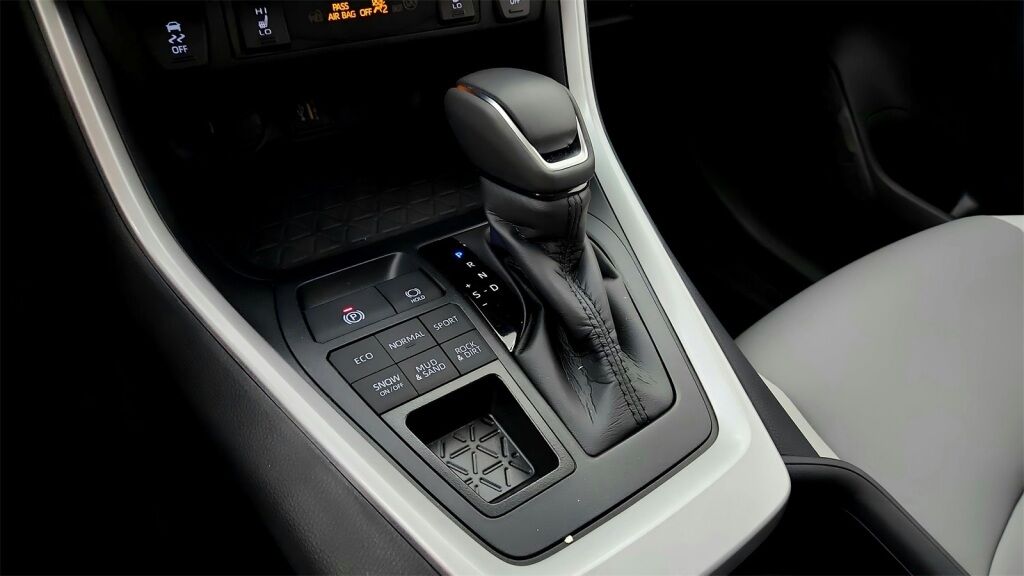 2025 Toyota RAV4 XLE Premium Laurel MD