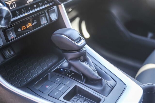 2025 Toyota RAV4 XLE Premium Glendale CA