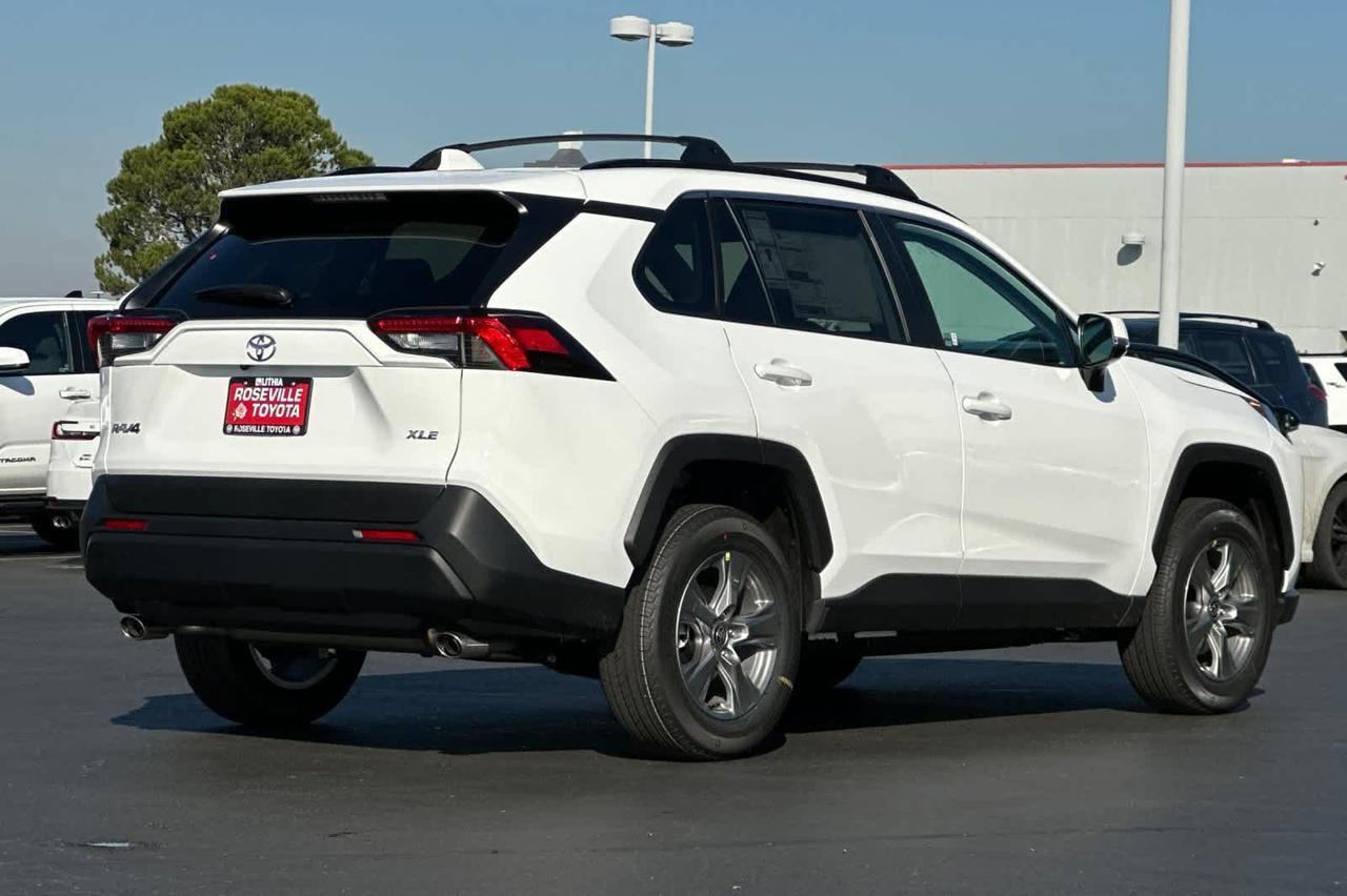 2025 Toyota RAV4 XLE