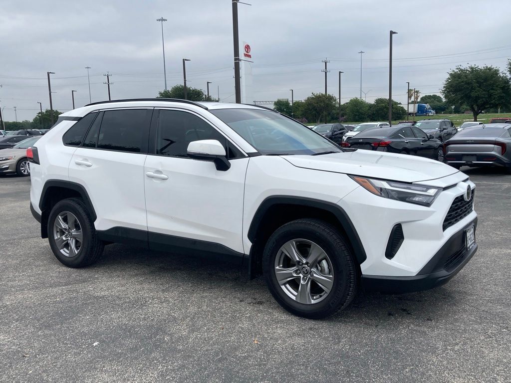 2025 Toyota RAV4 XLE