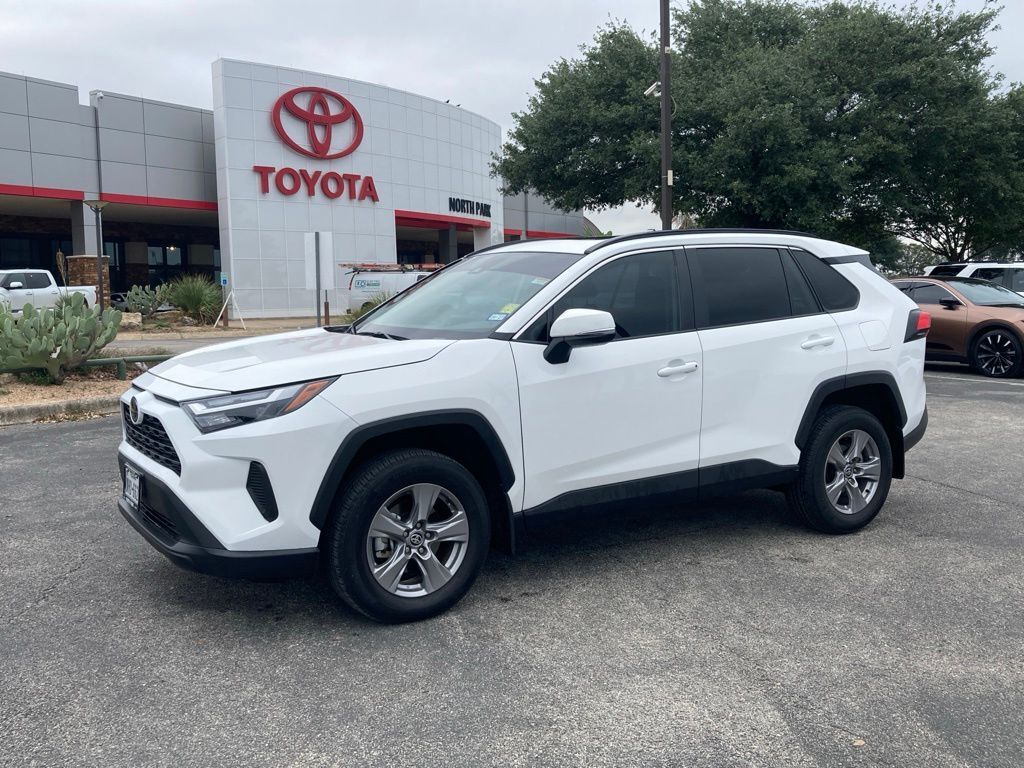 2025 Toyota RAV4 XLE