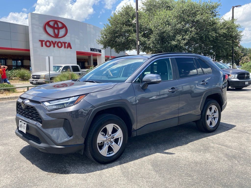 2025 Toyota RAV4 XLE