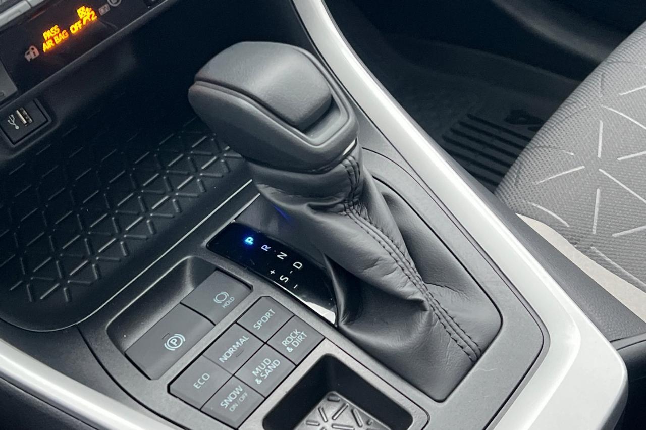 2025 Toyota RAV4 XLE Ontario OR