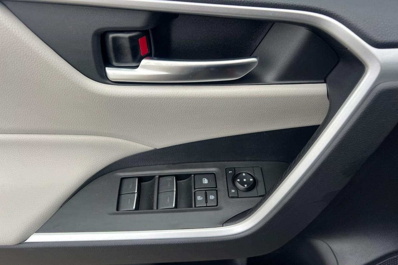 2025 Toyota RAV4 XLE Ontario OR