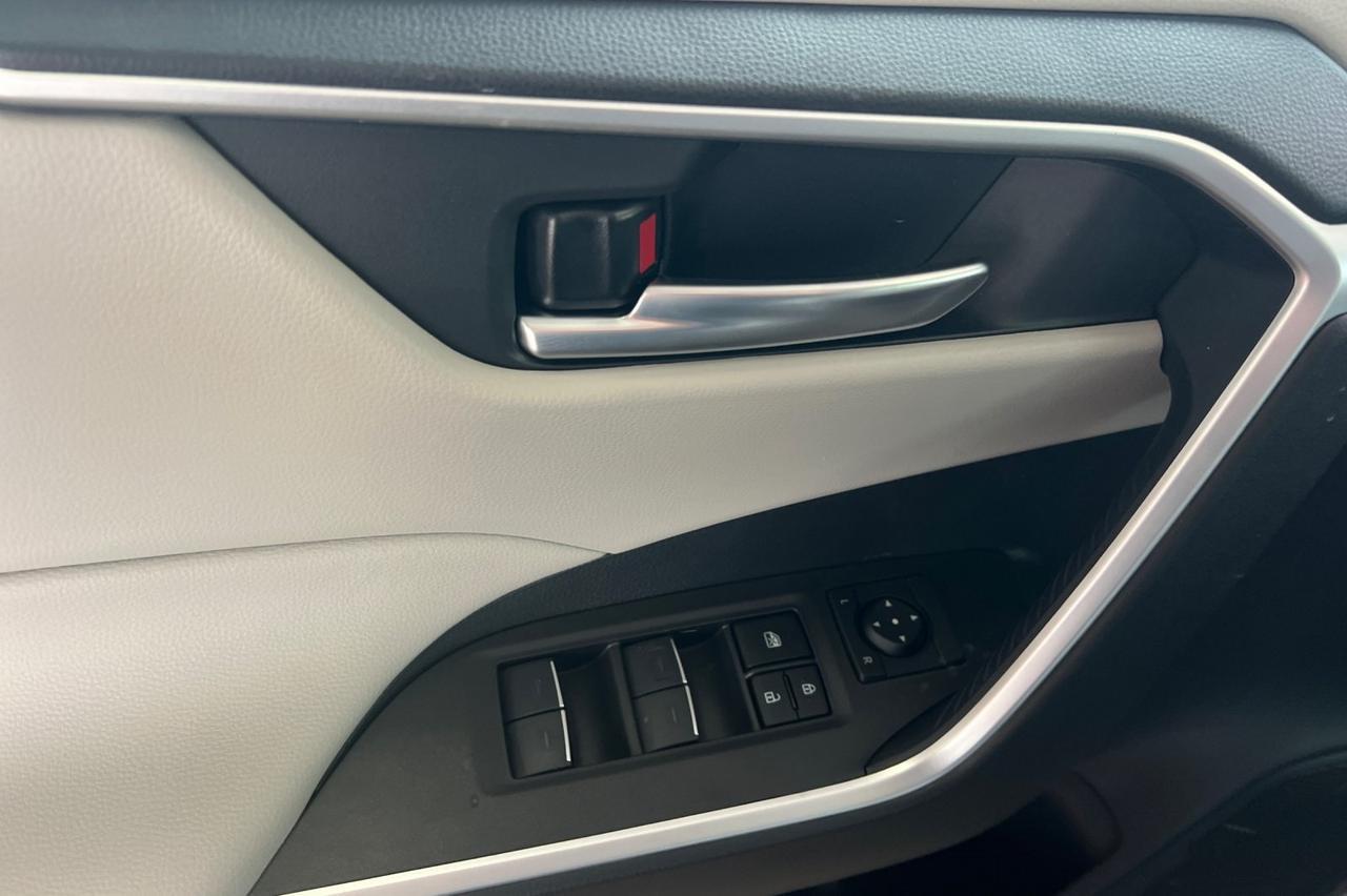 2025 Toyota RAV4 XLE Ontario OR