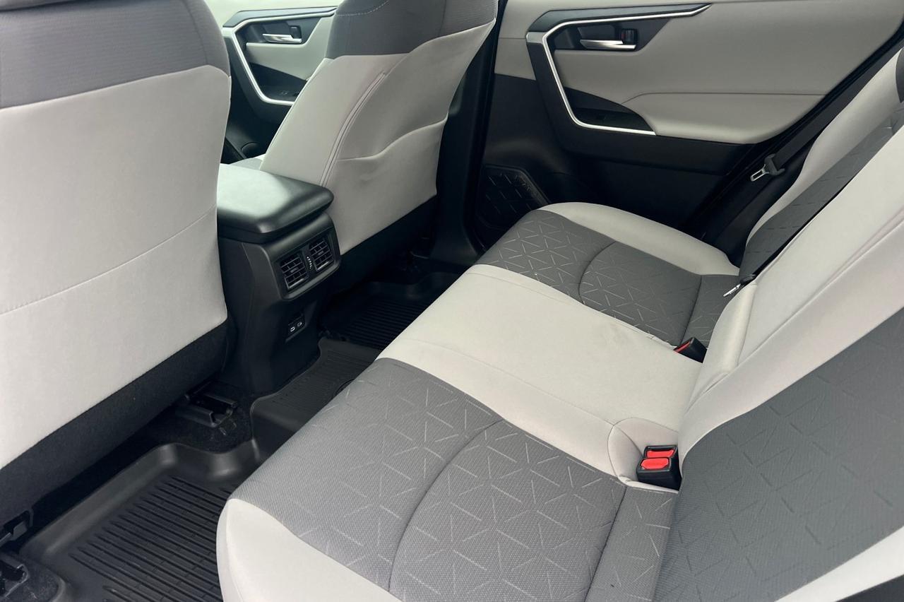 2025 Toyota RAV4 XLE Ontario OR