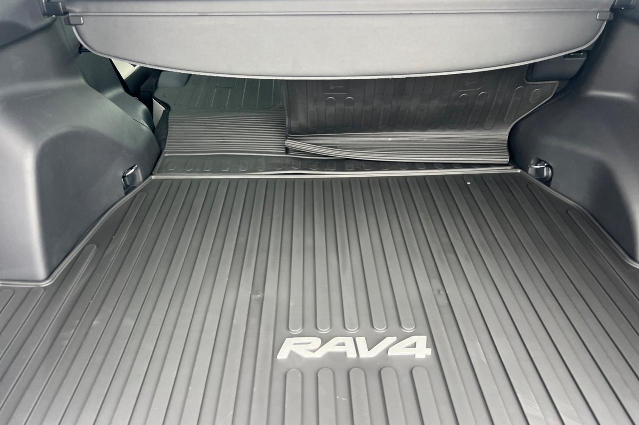 2025 Toyota RAV4 XLE Ontario OR