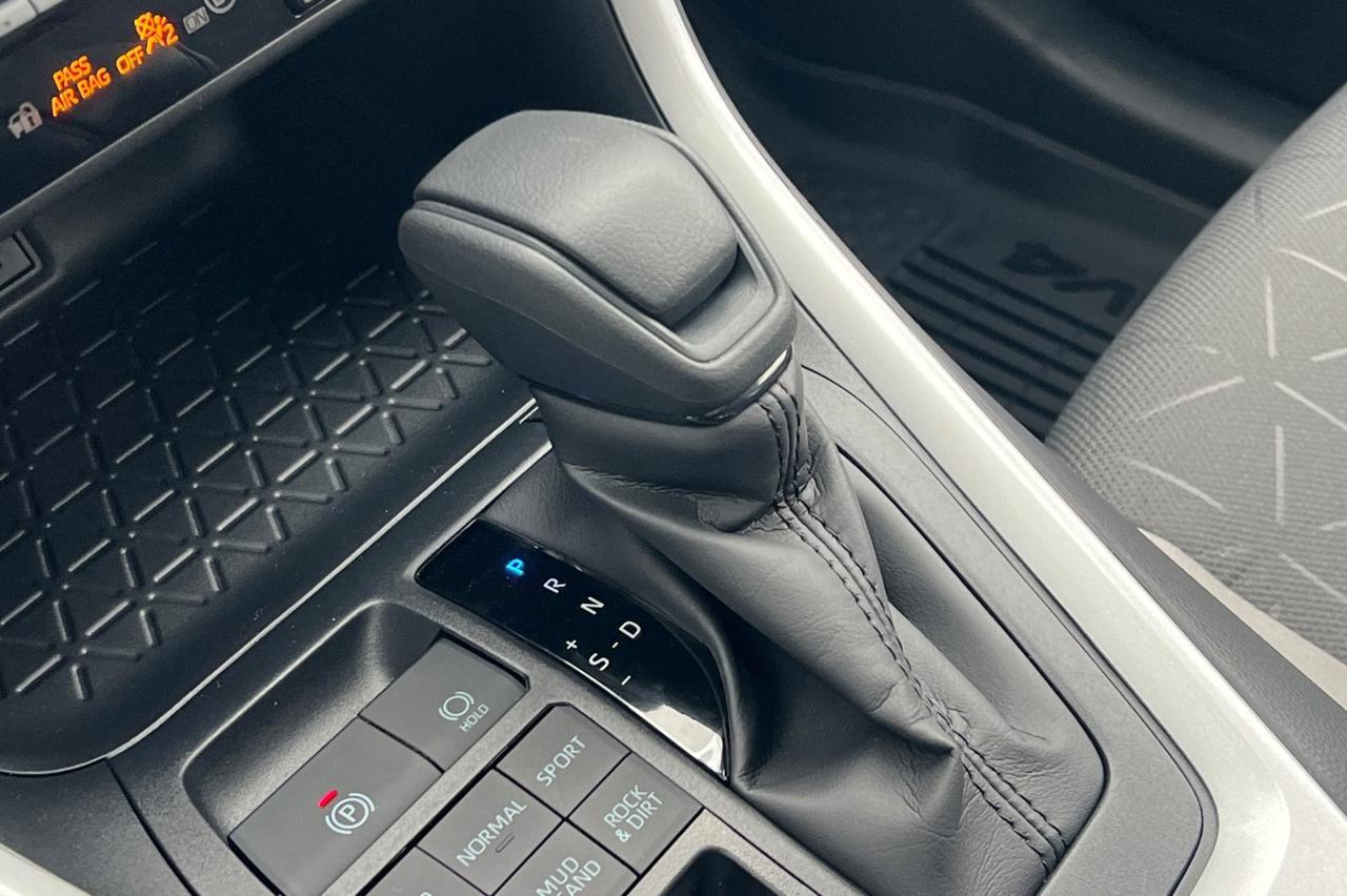 2025 Toyota RAV4 XLE Ontario OR