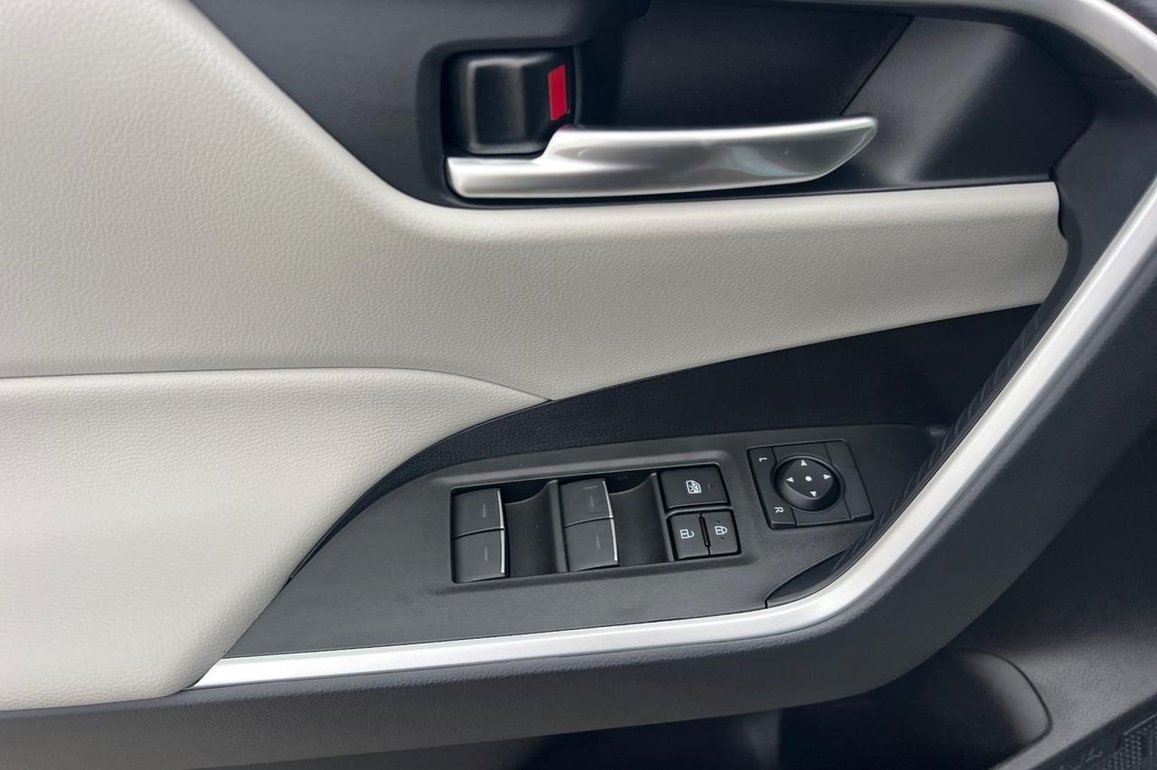 2025 Toyota RAV4 XLE Ontario OR