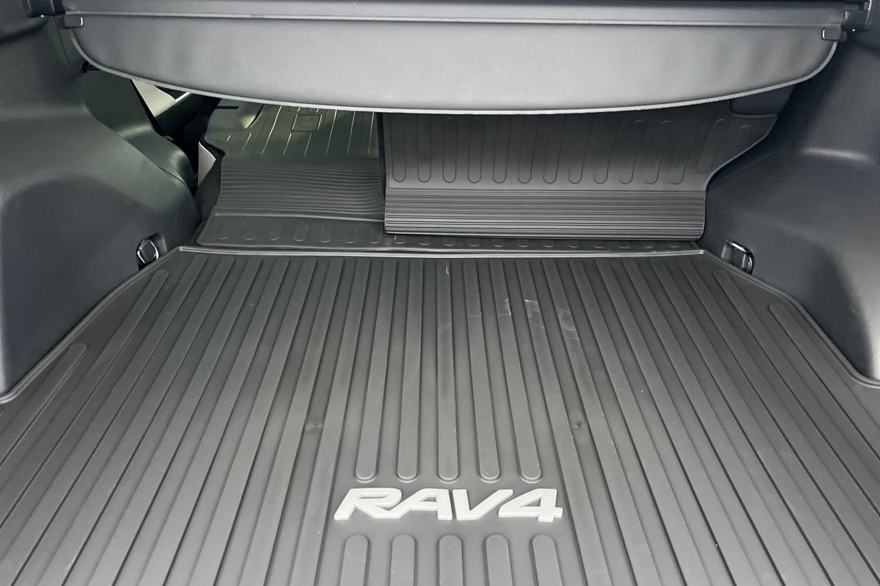 2025 Toyota RAV4 XLE Ontario OR