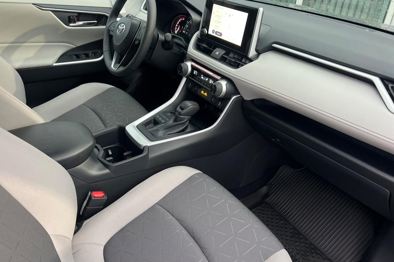 2025 Toyota RAV4 XLE Ontario OR