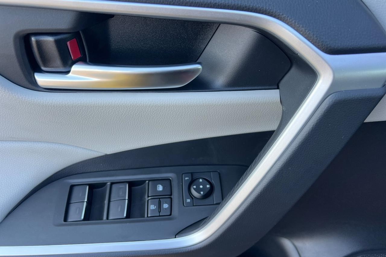 2025 Toyota RAV4 XLE Ontario OR