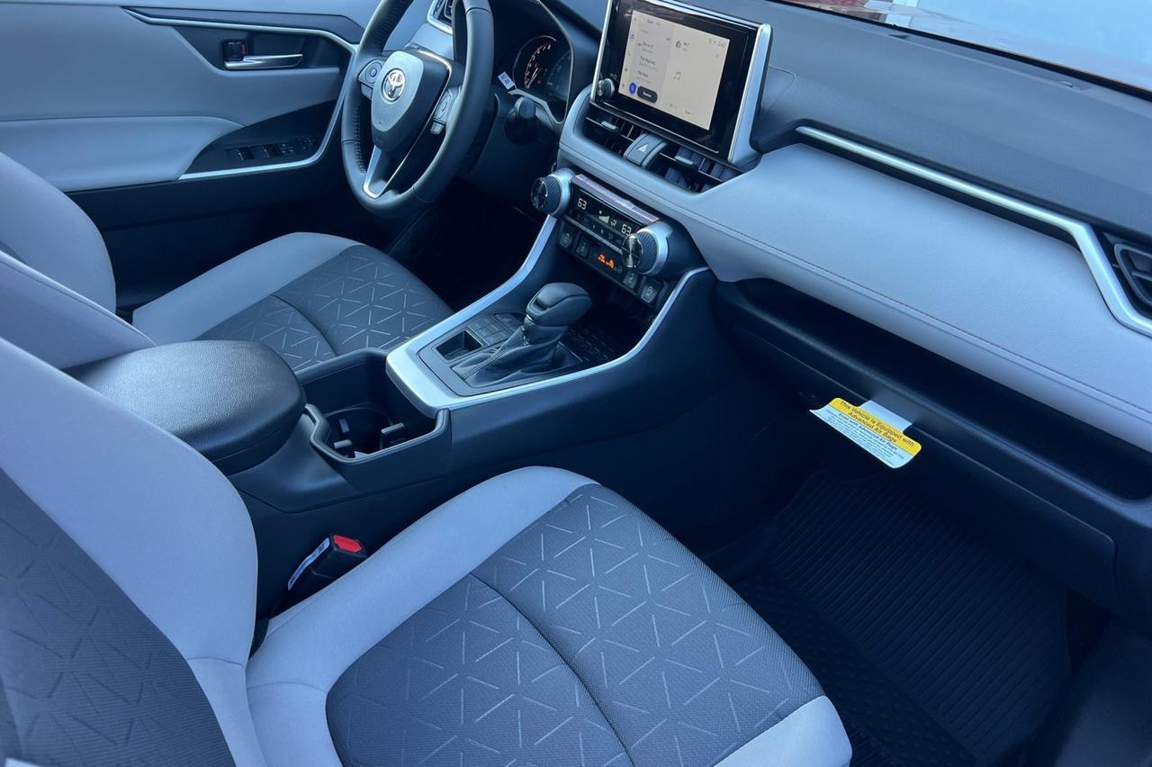2025 Toyota RAV4 XLE Ontario OR
