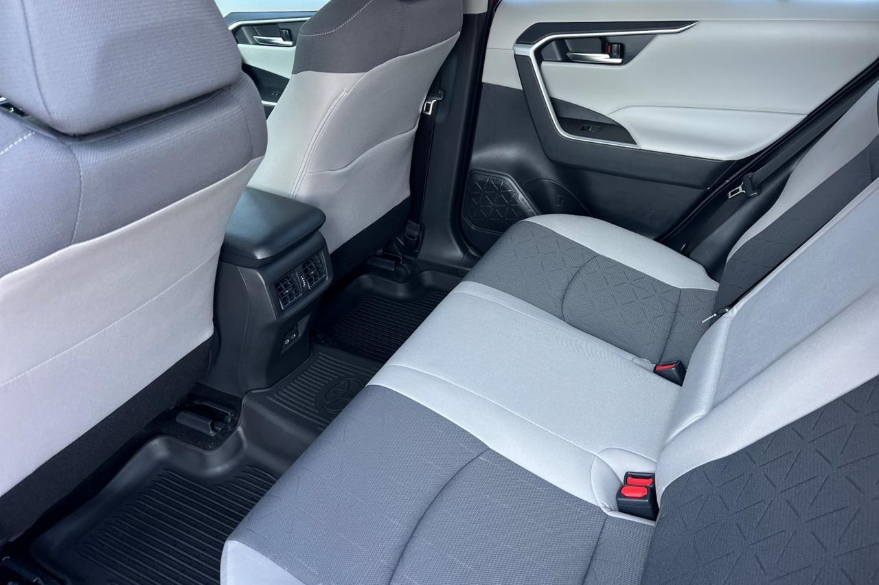 2025 Toyota RAV4 XLE Ontario OR