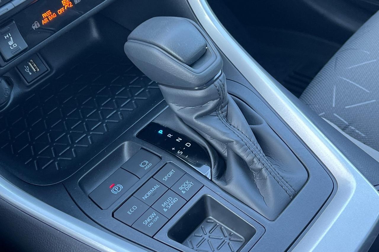 2025 Toyota RAV4 XLE Ontario OR