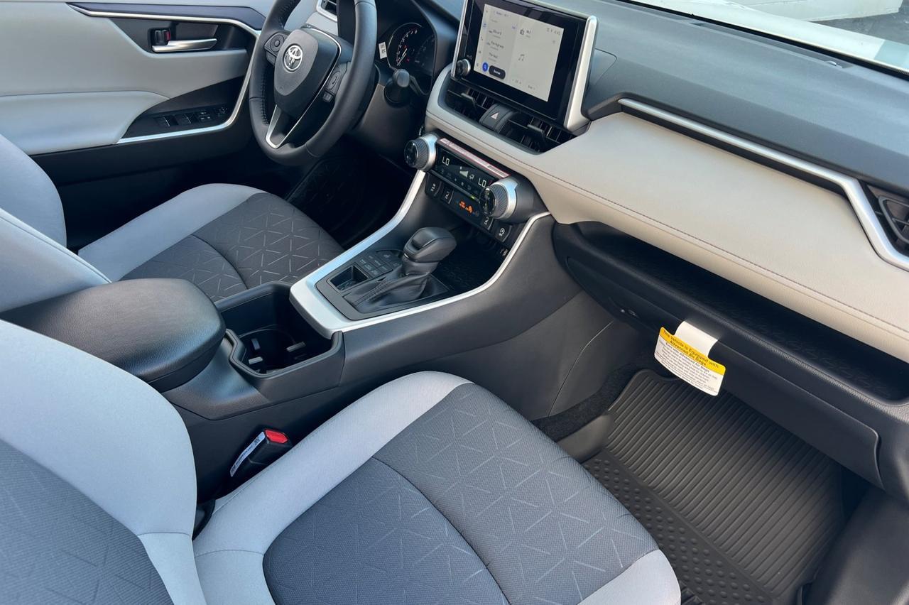 2025 Toyota RAV4 XLE Ontario OR