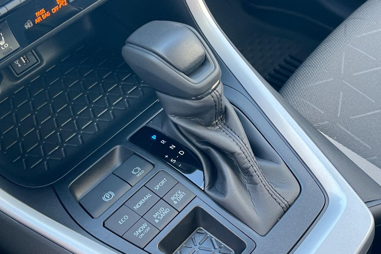 2025 Toyota RAV4 XLE Ontario OR