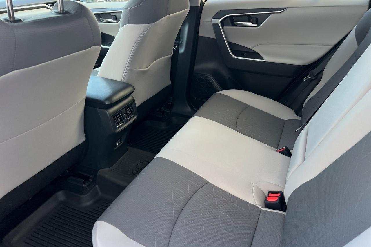 2025 Toyota RAV4 XLE Ontario OR