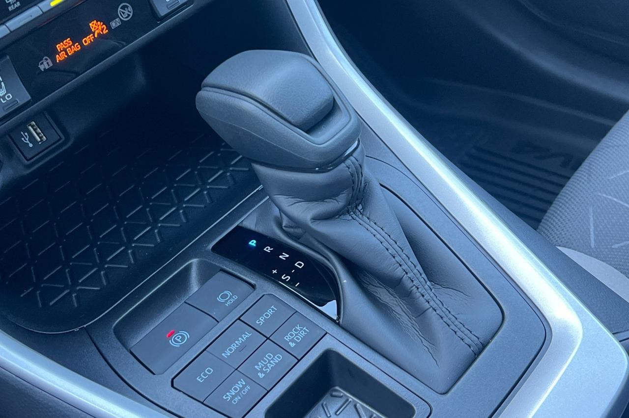 2025 Toyota RAV4 XLE Ontario OR