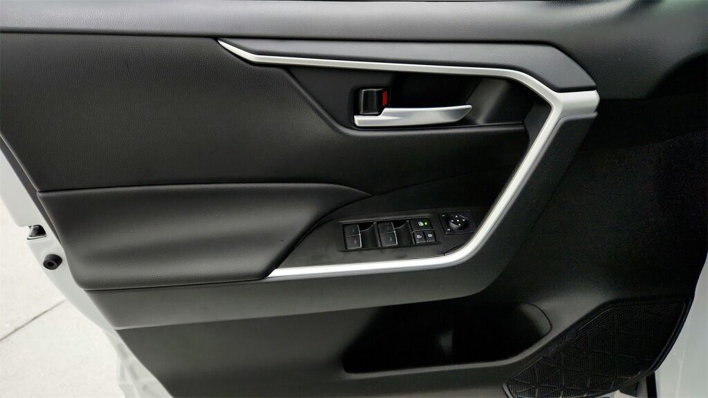 2025 Toyota RAV4 XLE Laurel MD