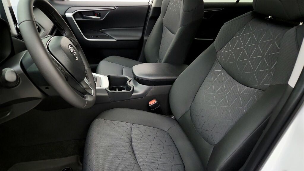 2025 Toyota RAV4 XLE Laurel MD