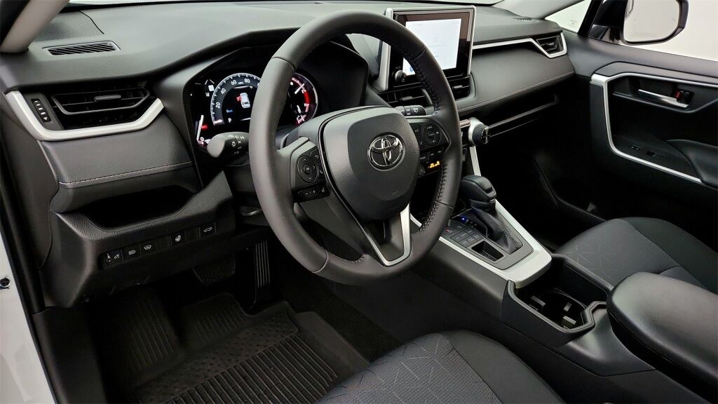 2025 Toyota RAV4 XLE Laurel MD