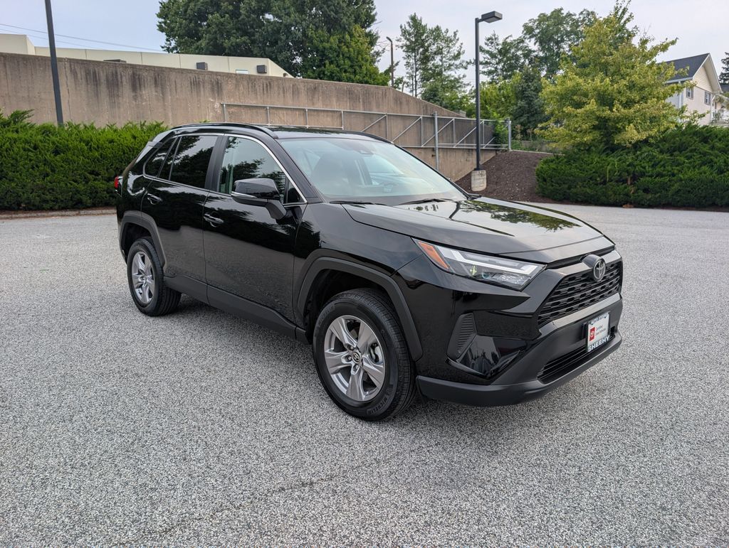 2025 Toyota RAV4 XLE