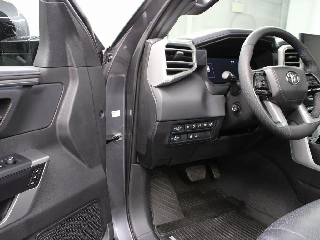 2025 Toyota Sequoia Platinum 4WD 7 Passenger Fond du Lac WI