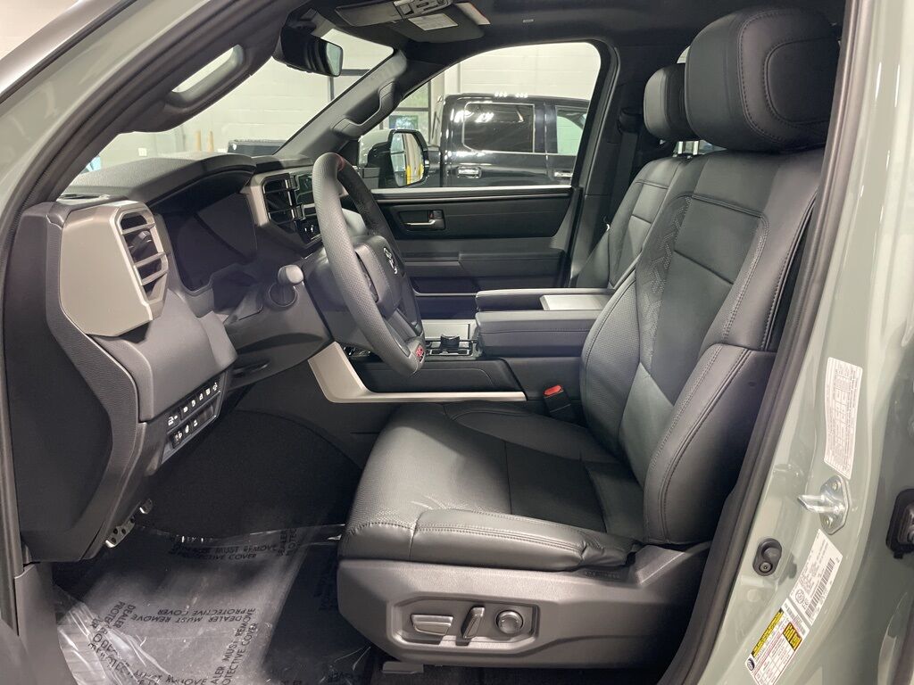 2025 Toyota Sequoia Platinum 4WD 8 Passenger Minocqua WI