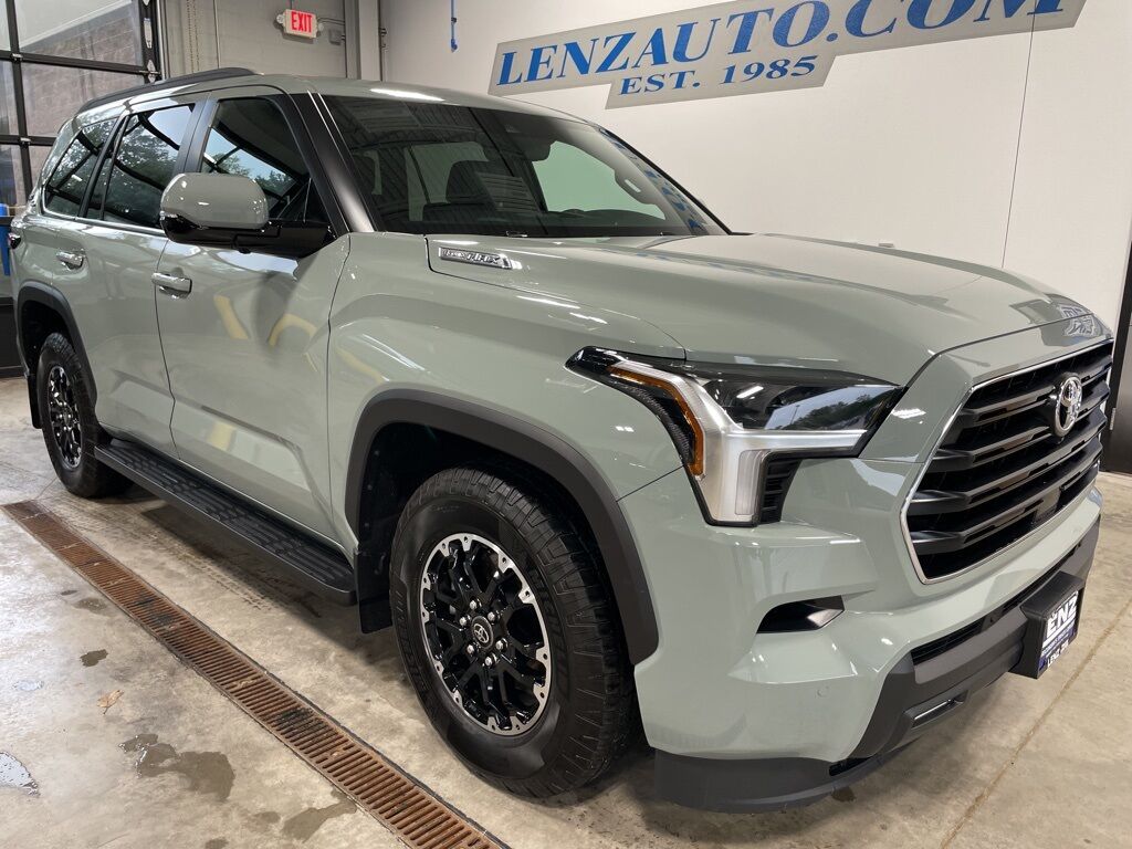 2025 Toyota Sequoia Platinum 4WD 8 Passenger Minocqua WI