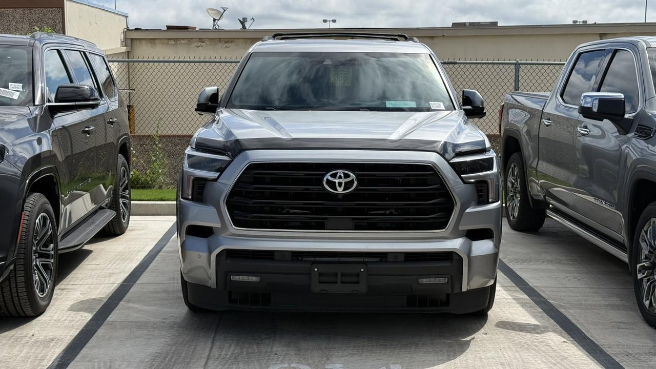 2025 Toyota Sequoia SR5