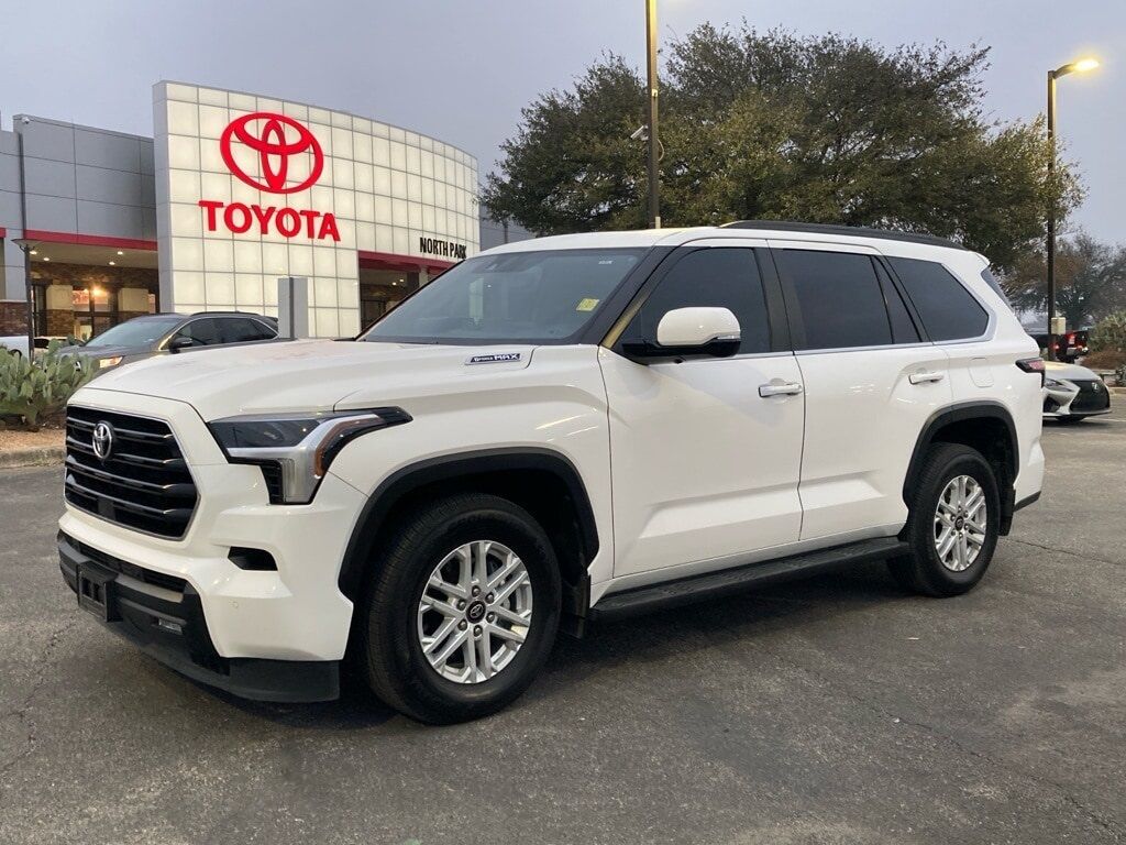 2025 Toyota Sequoia SR5
