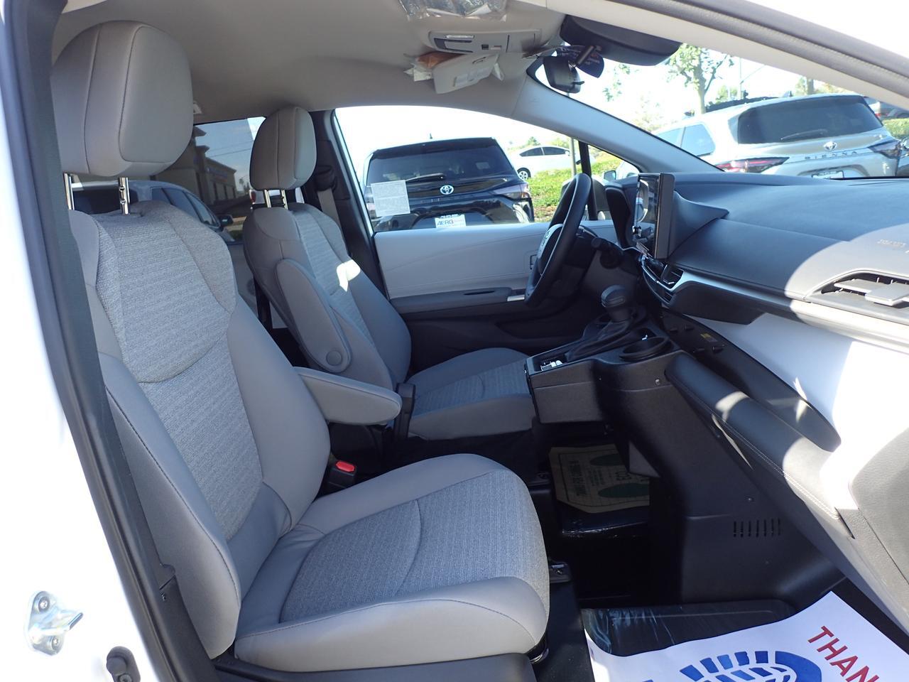 2025 Toyota Sienna LE Anaheim CA