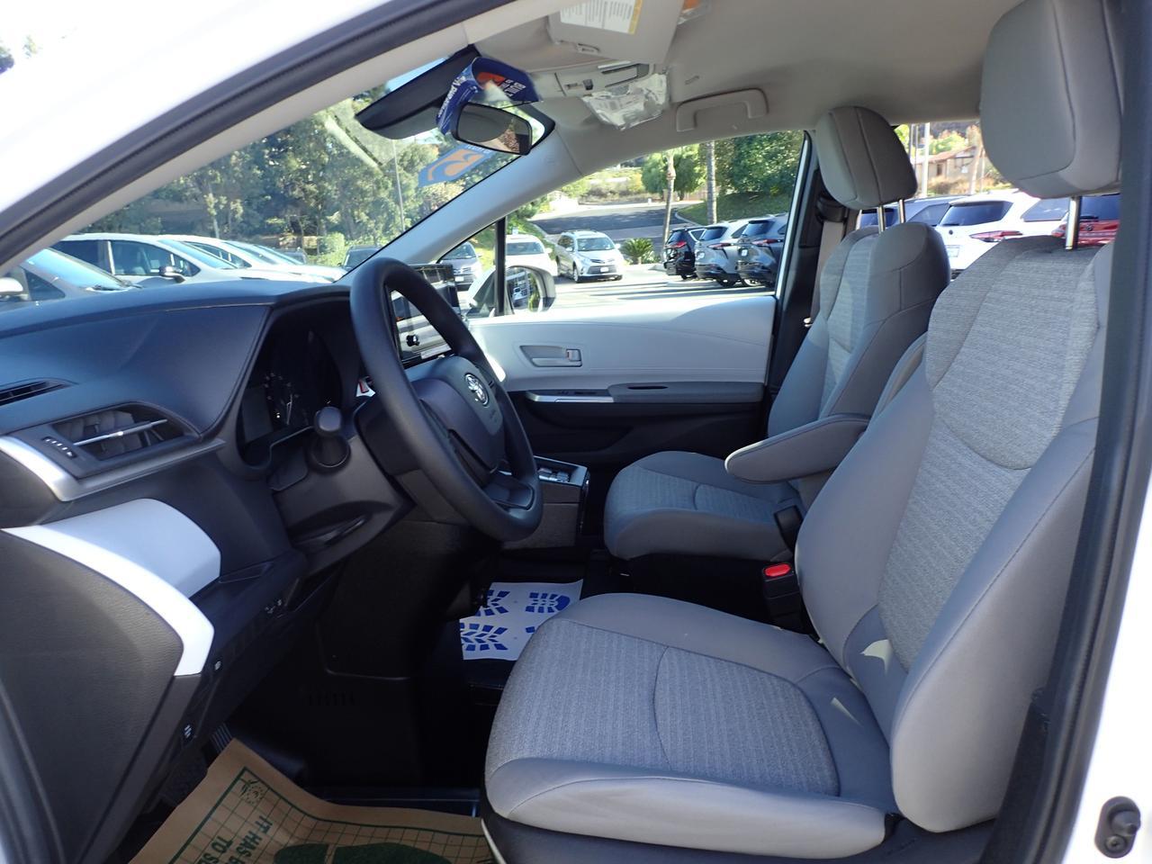 2025 Toyota Sienna LE Anaheim CA