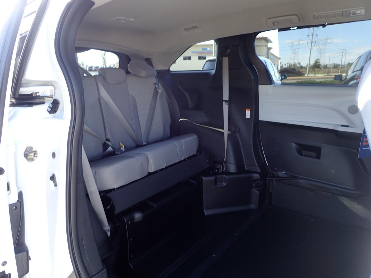2025 Toyota Sienna LE Anaheim CA